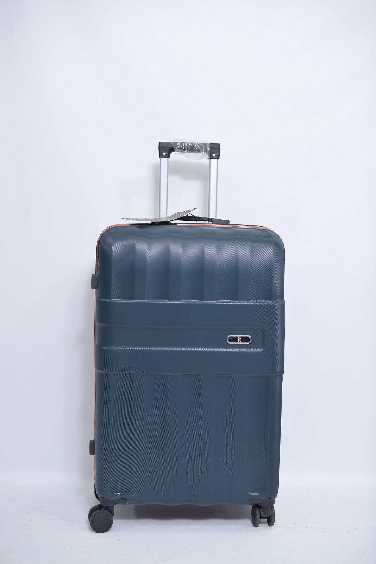 Set Of 3 Only Rs.16500 Imported Luggage Unbreakable 360 Degree Moving