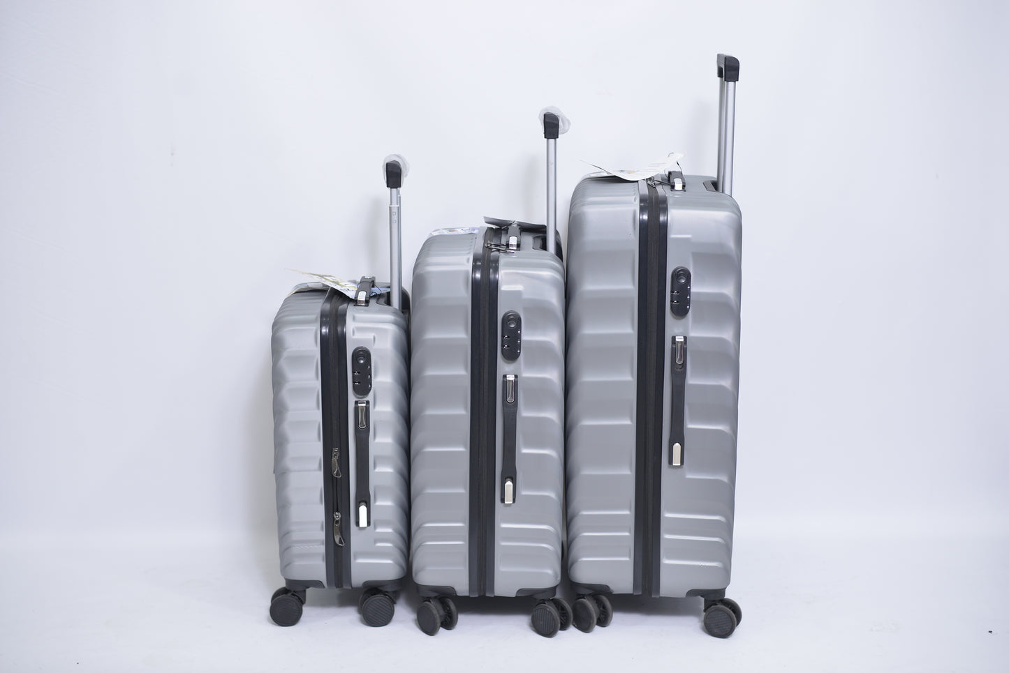 Set Of 3 Only Rs.16500 Imported Luggage Unbreakable 360 Degree Moving