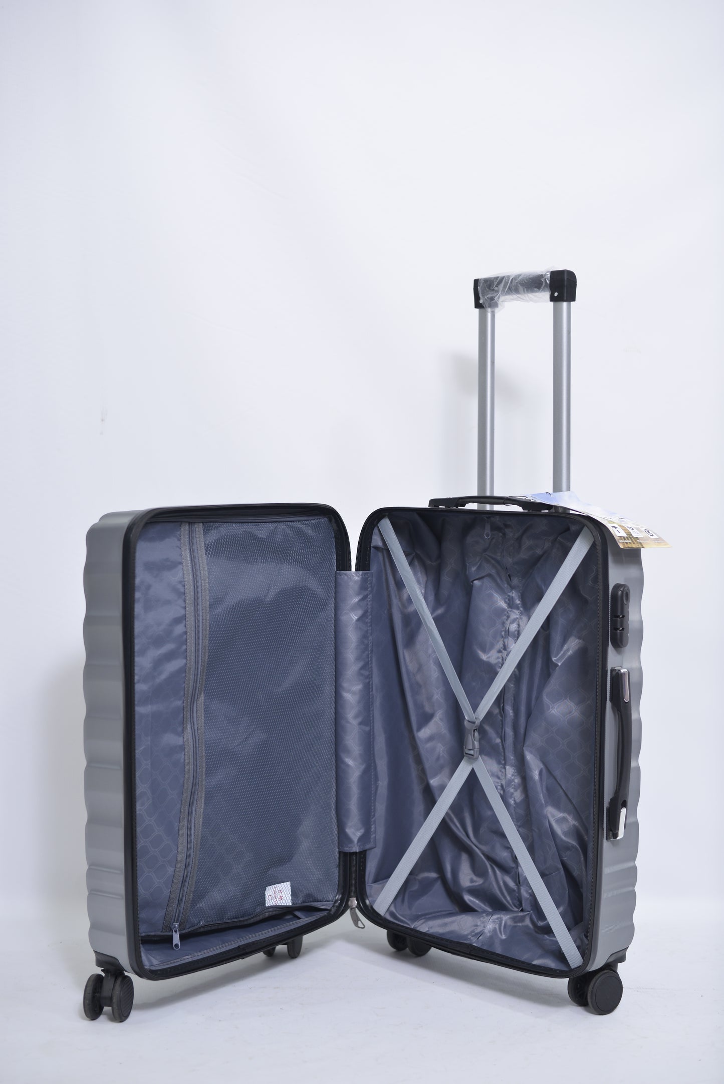 Set Of 3 Only Rs.16500 Imported Luggage Unbreakable 360 Degree Moving