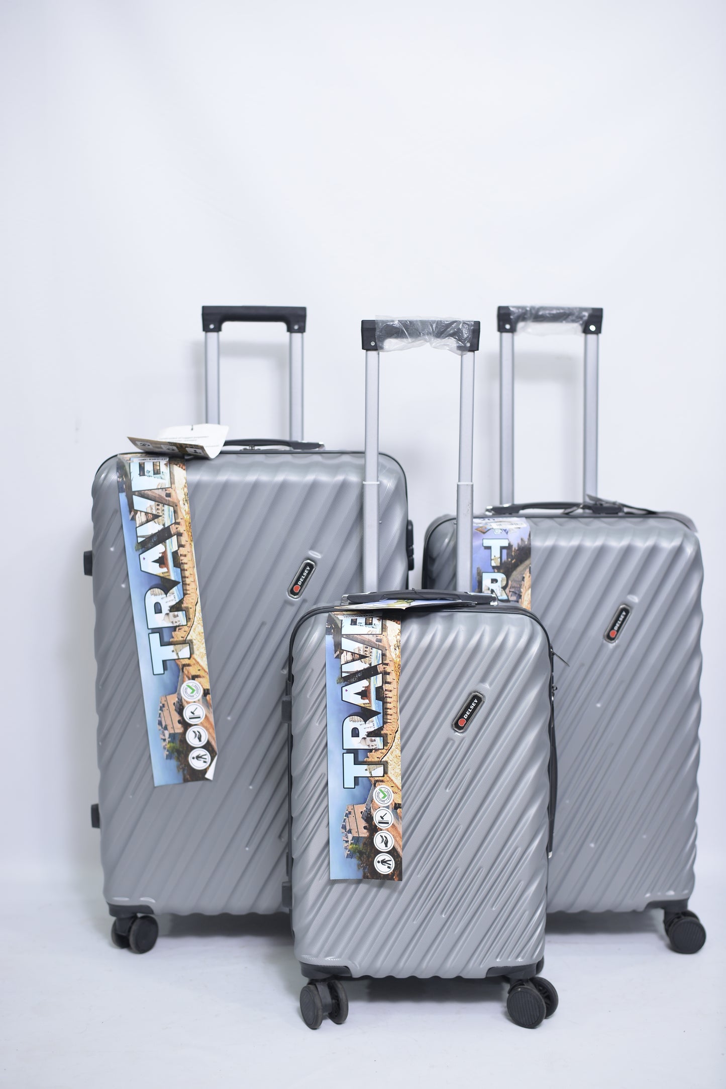 Set Of 3 Only Rs.16500 Imported Luggage Unbreakable 360 Degree Moving