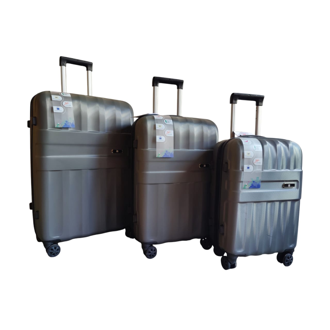 "it" Luggage: Effortless Travel, Unbeatable Durability – Hard-Shell Spinner Suitcase