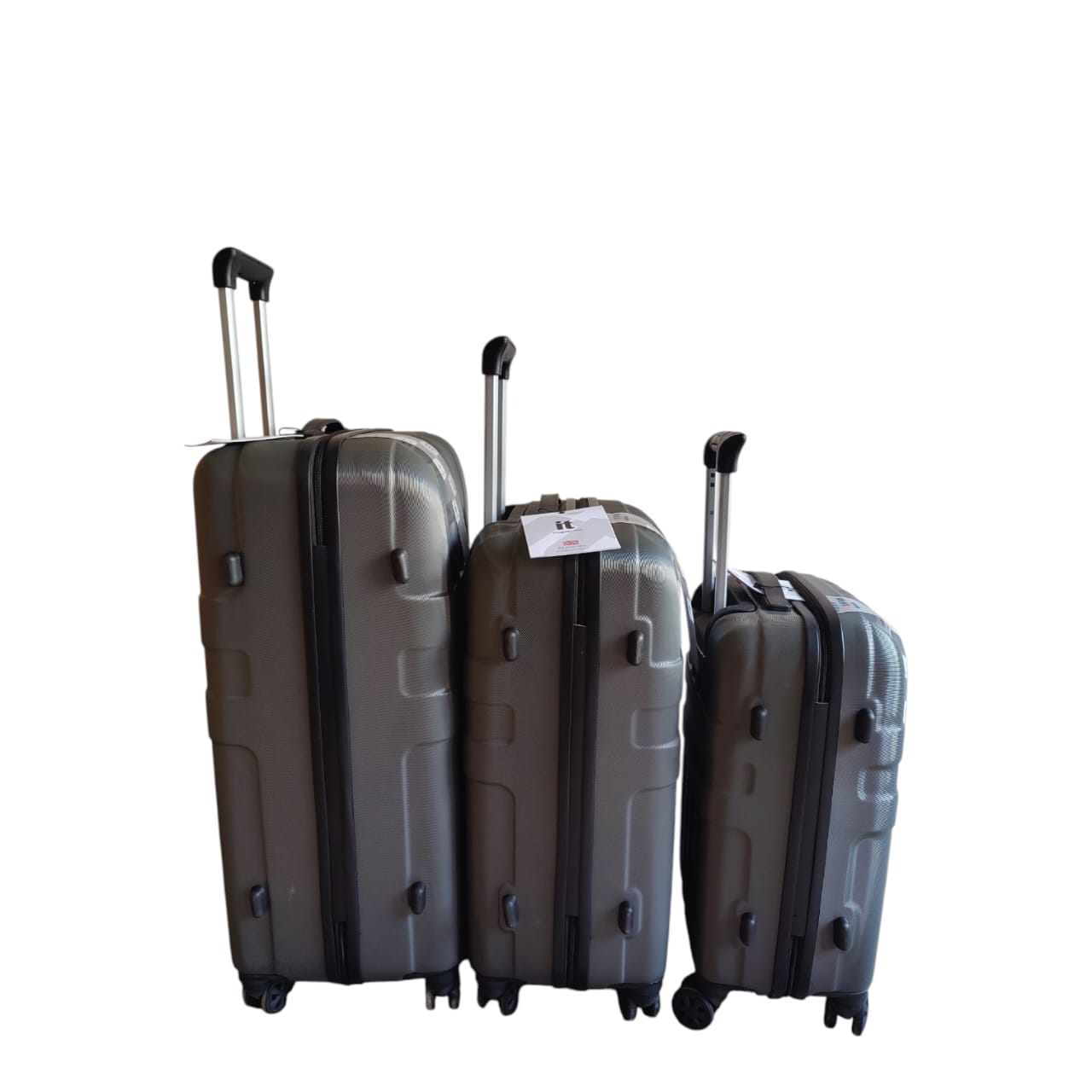 "it" Luggage: Effortless Travel, Unbeatable Durability – Hard-Shell Spinner Suitcase