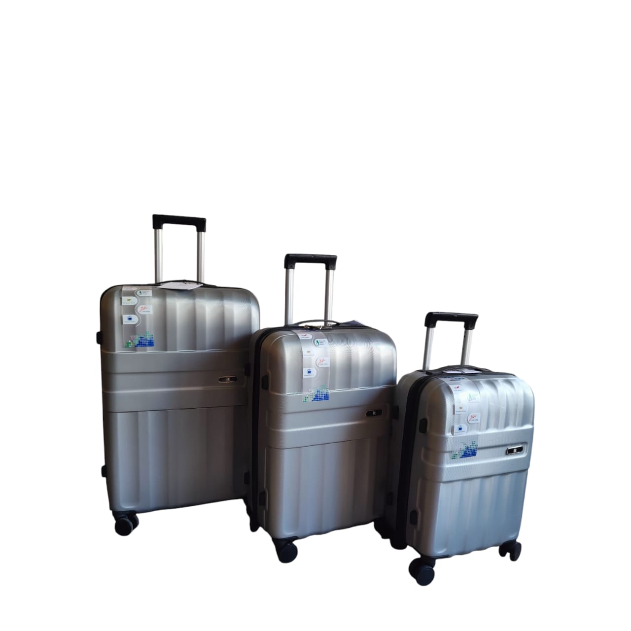 "it" Luggage: Effortless Travel, Unbeatable Durability – Hard-Shell Spinner Suitcase