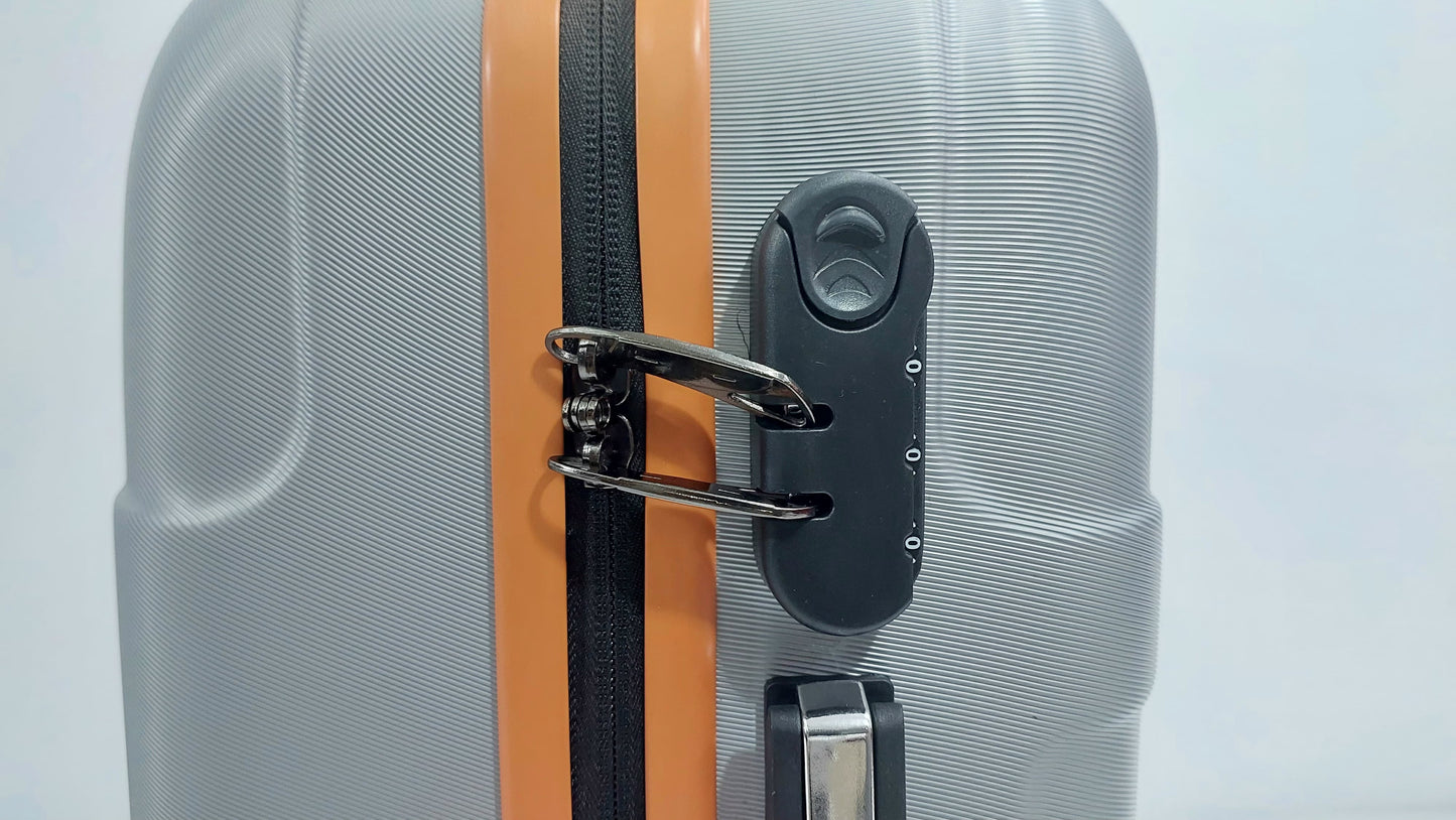 Set Of 3 Only Rs.16500 Imported Luggage Unbreakable 360 Degree Moving