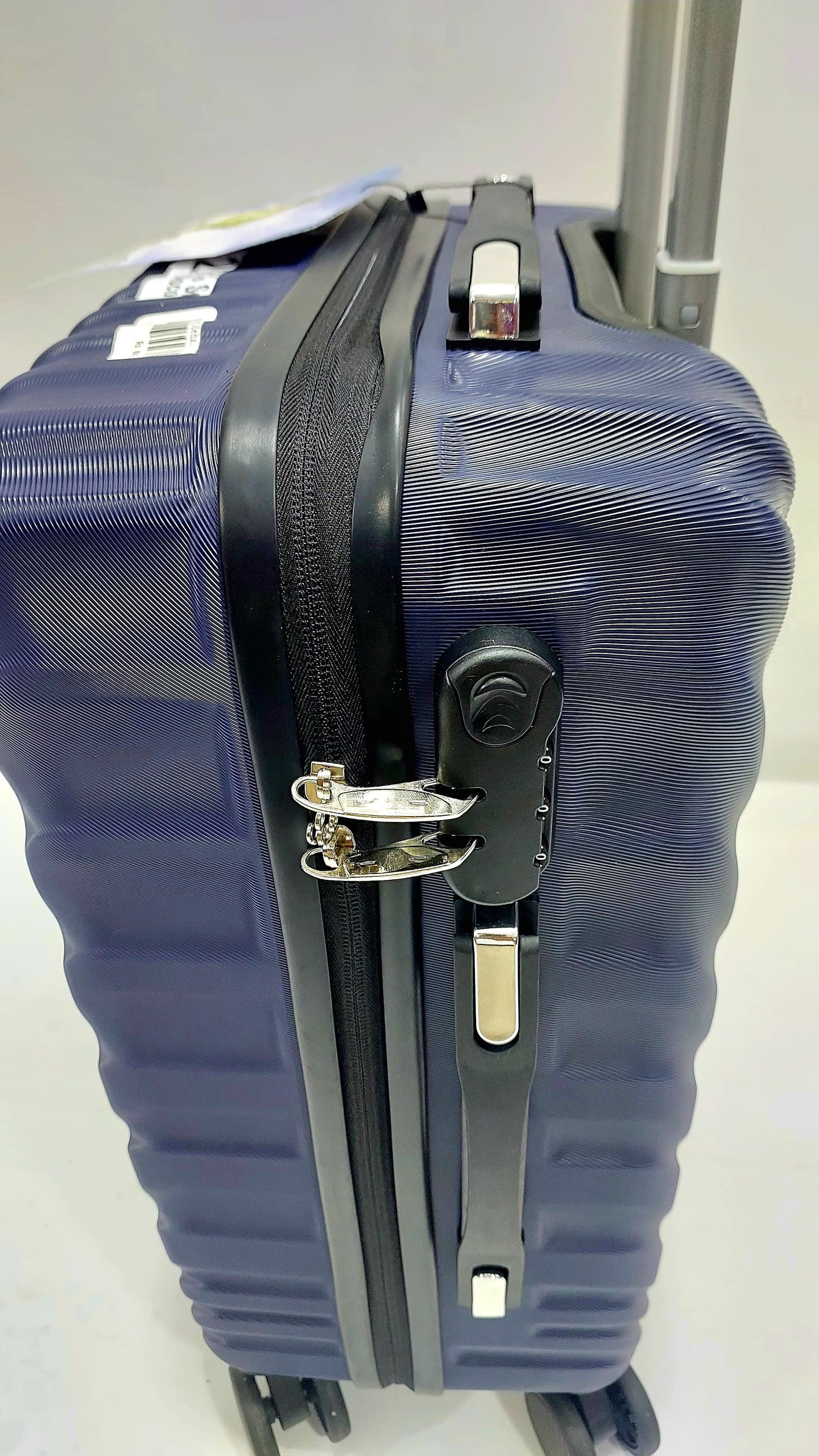 Set Of 3 Only Rs.16500 Imported Luggage Unbreakable 360 Degree Moving