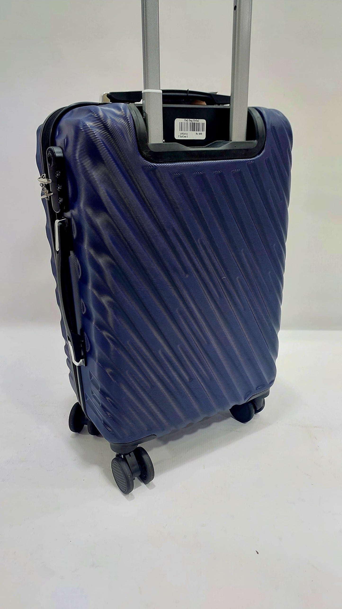 Set Of 3 Only Rs.16500 Imported Luggage Unbreakable 360 Degree Moving