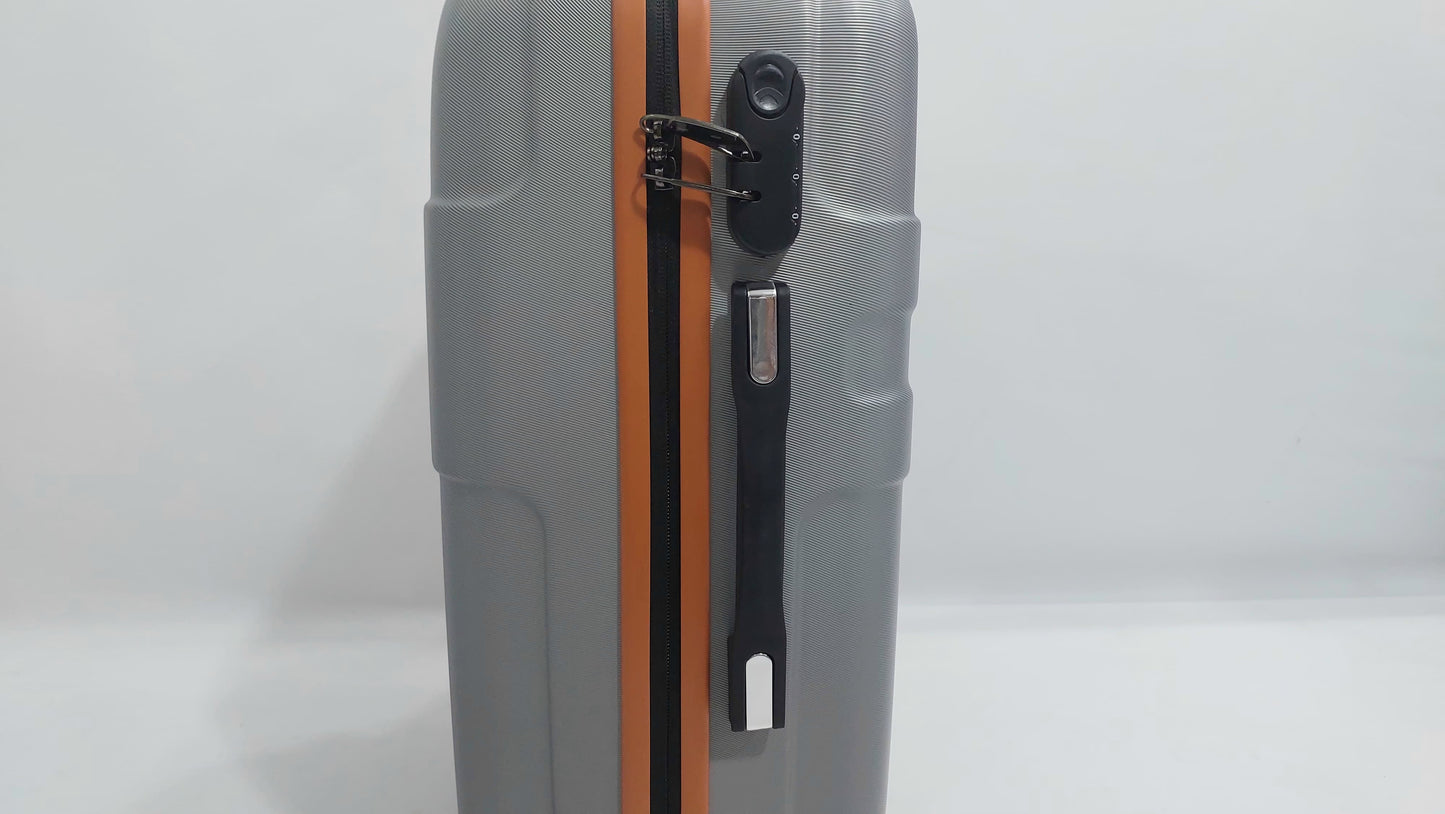 Set Of 3 Only Rs.16500 Imported Luggage Unbreakable 360 Degree Moving