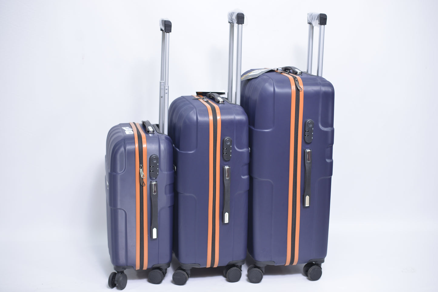 Set Of 3 Only Rs.16500 Imported Luggage Unbreakable 360 Degree Moving