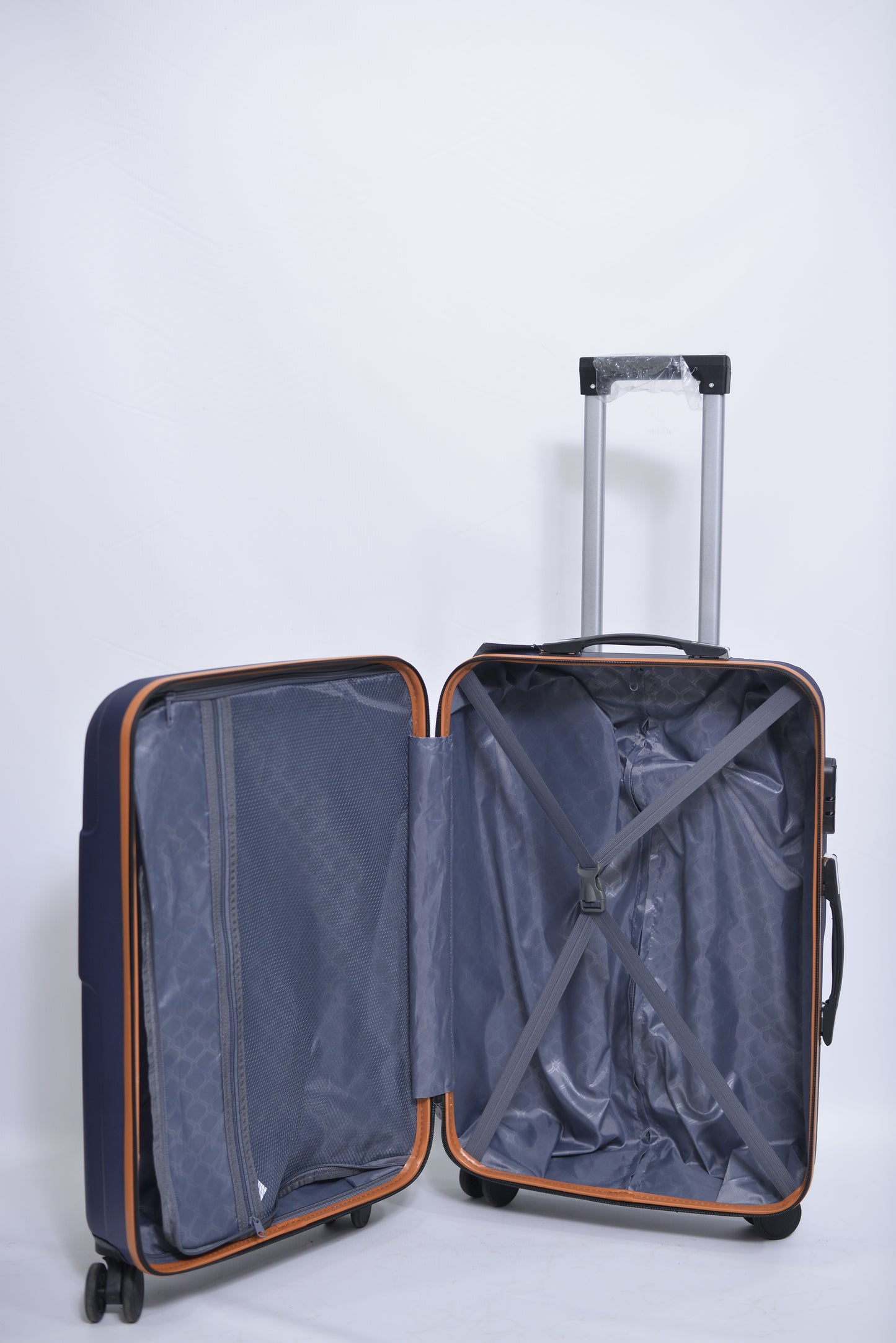 Set Of 3 Only Rs.16500 Imported Luggage Unbreakable 360 Degree Moving