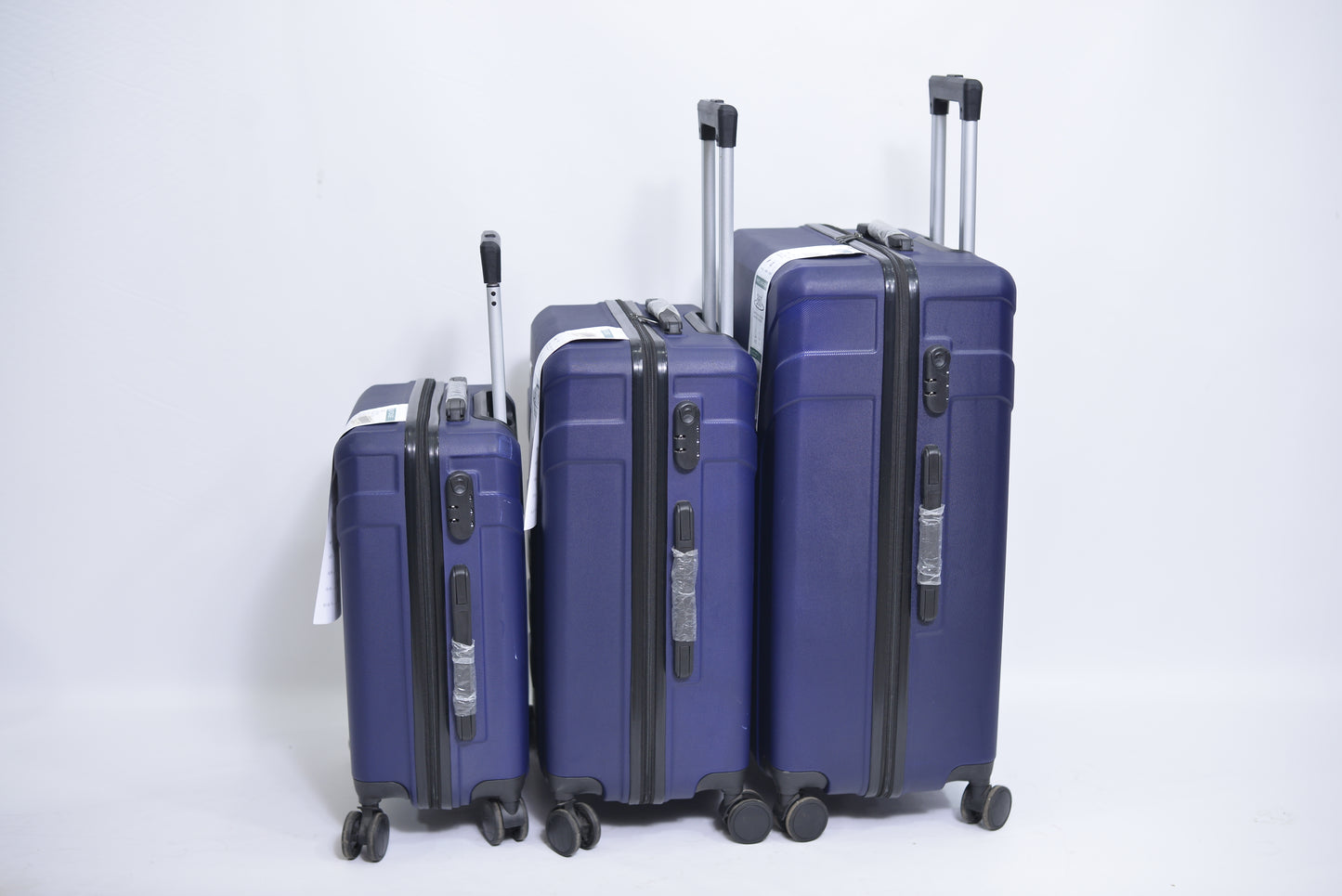 Set Of 3 Only Rs.16500 Imported Luggage Unbreakable 360 Degree Moving