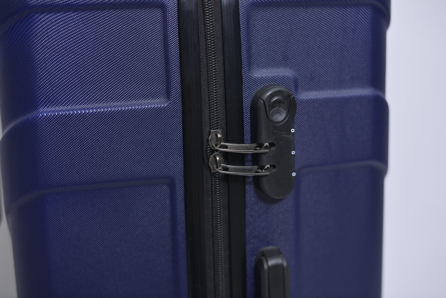 Set Of 3 Only Rs.16500 Imported Luggage Unbreakable 360 Degree Moving