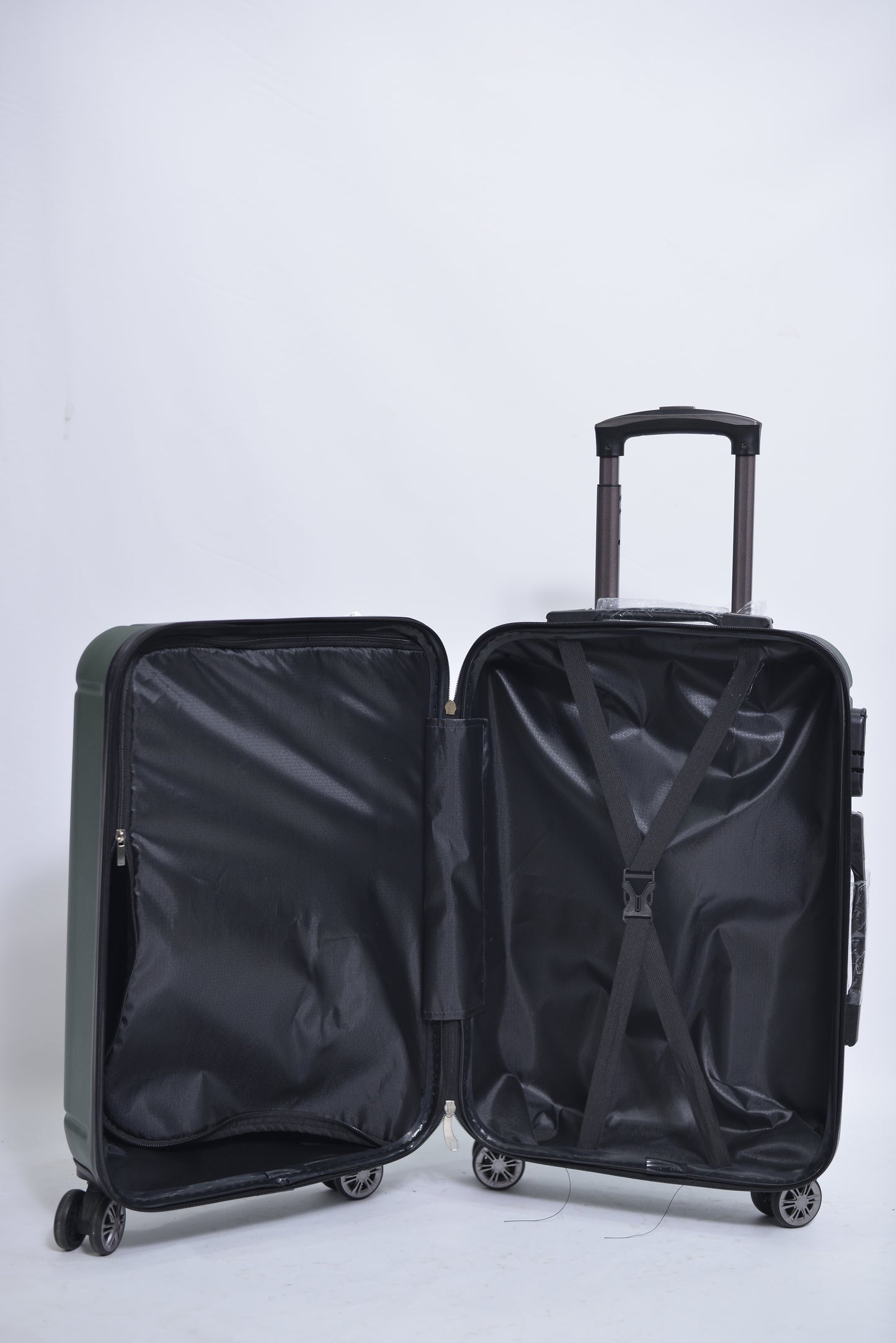 Set Of 3 Only Rs.16500 Imported Luggage Unbreakable 360 Degree Moving