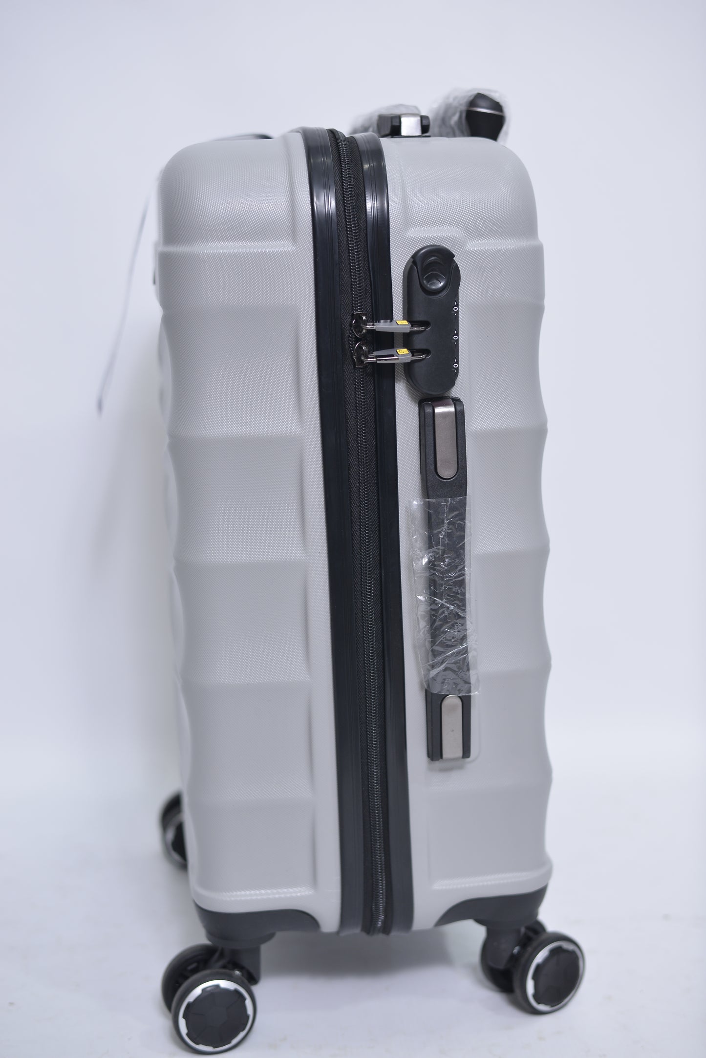Set Of 3 Only Rs.16500 Imported Luggage Unbreakable 360 Degree Moving