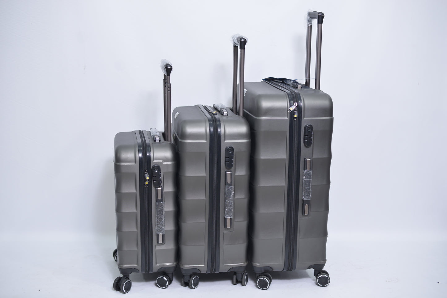 Set Of 3 Only Rs.16500 Imported Luggage Unbreakable 360 Degree Moving
