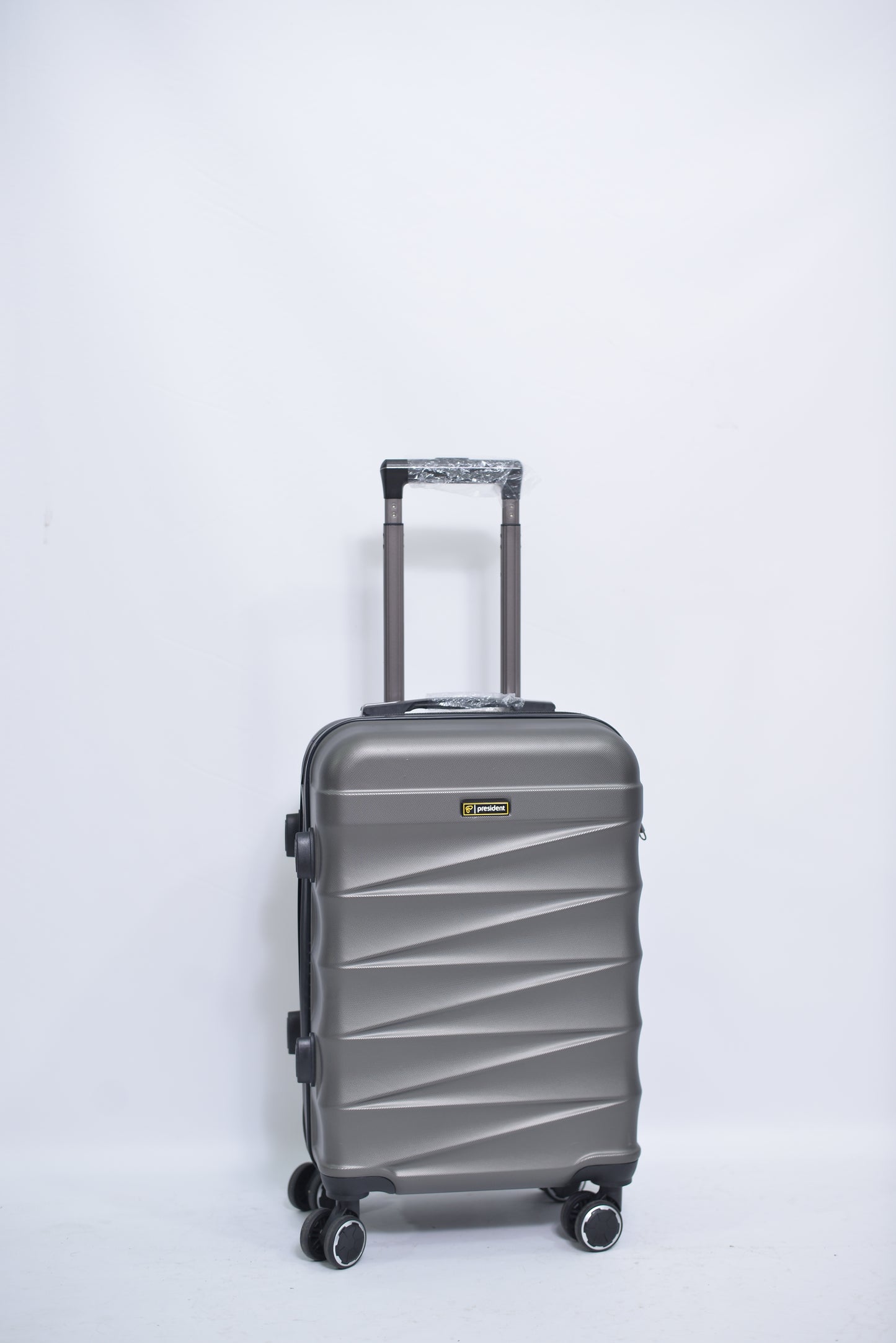 Set Of 3 Only Rs.16500 Imported Luggage Unbreakable 360 Degree Moving