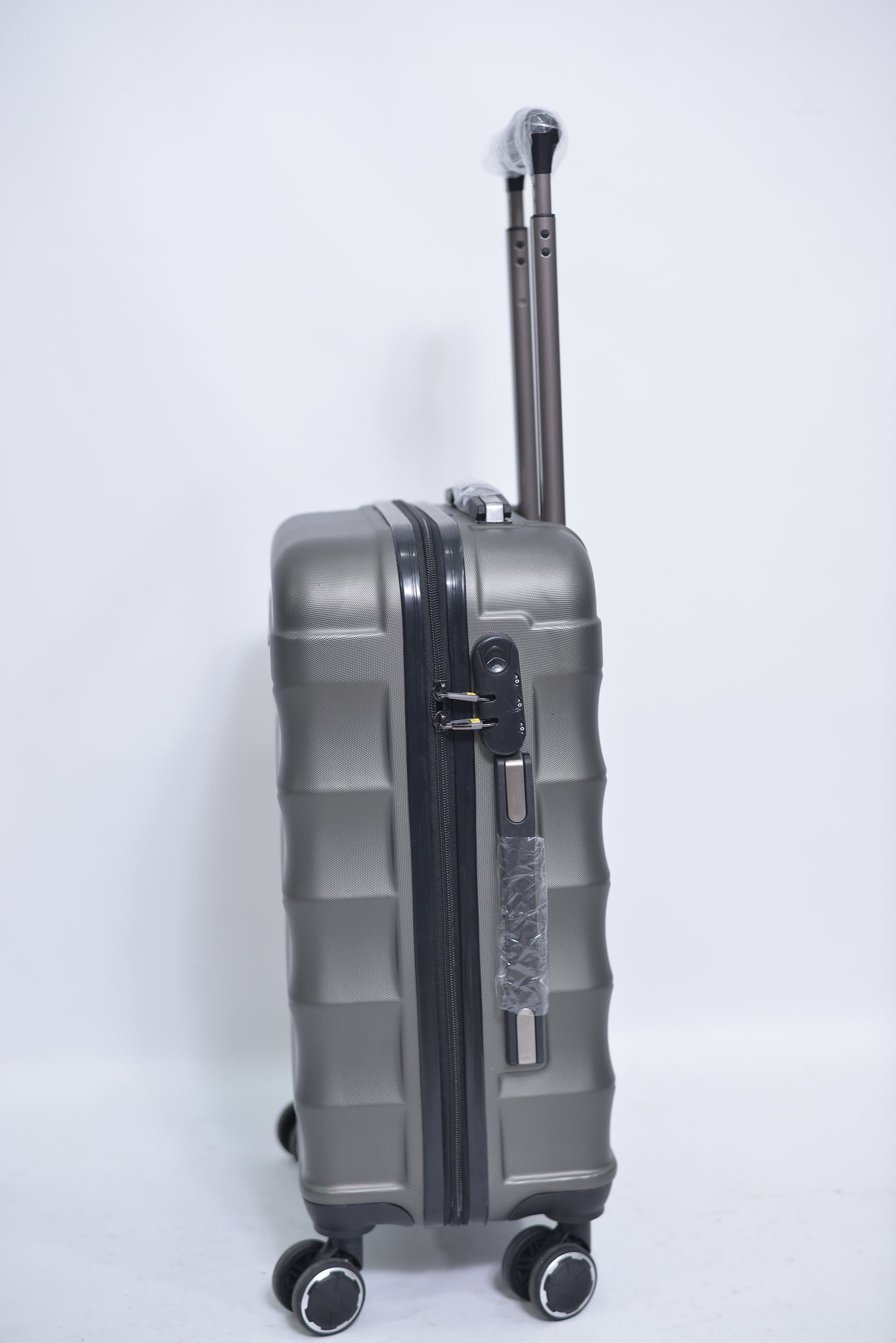 Set Of 3 Only Rs.16500 Imported Luggage Unbreakable 360 Degree Moving