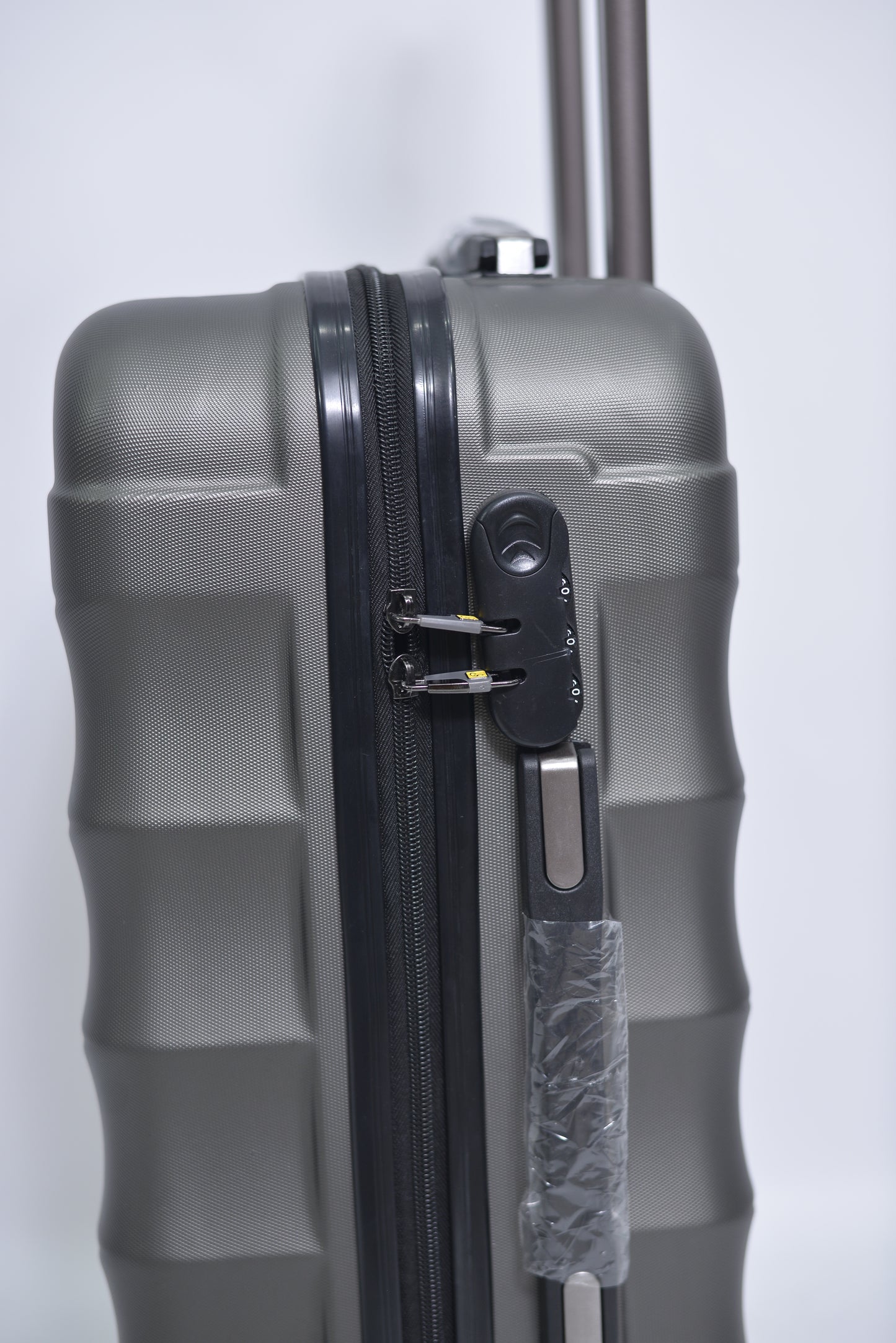 Set Of 3 Only Rs.16500 Imported Luggage Unbreakable 360 Degree Moving