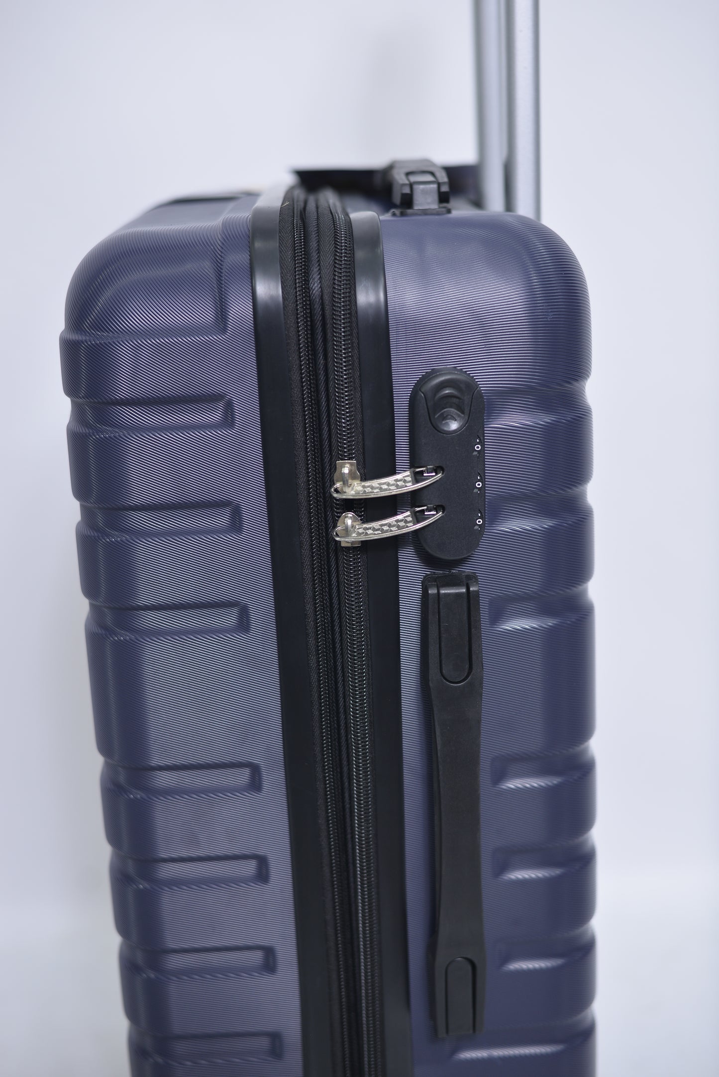 Set Of 3 Only Rs.25,000 With Extra Capacity Imported Luggage Unbreakable 360 Degree Moving