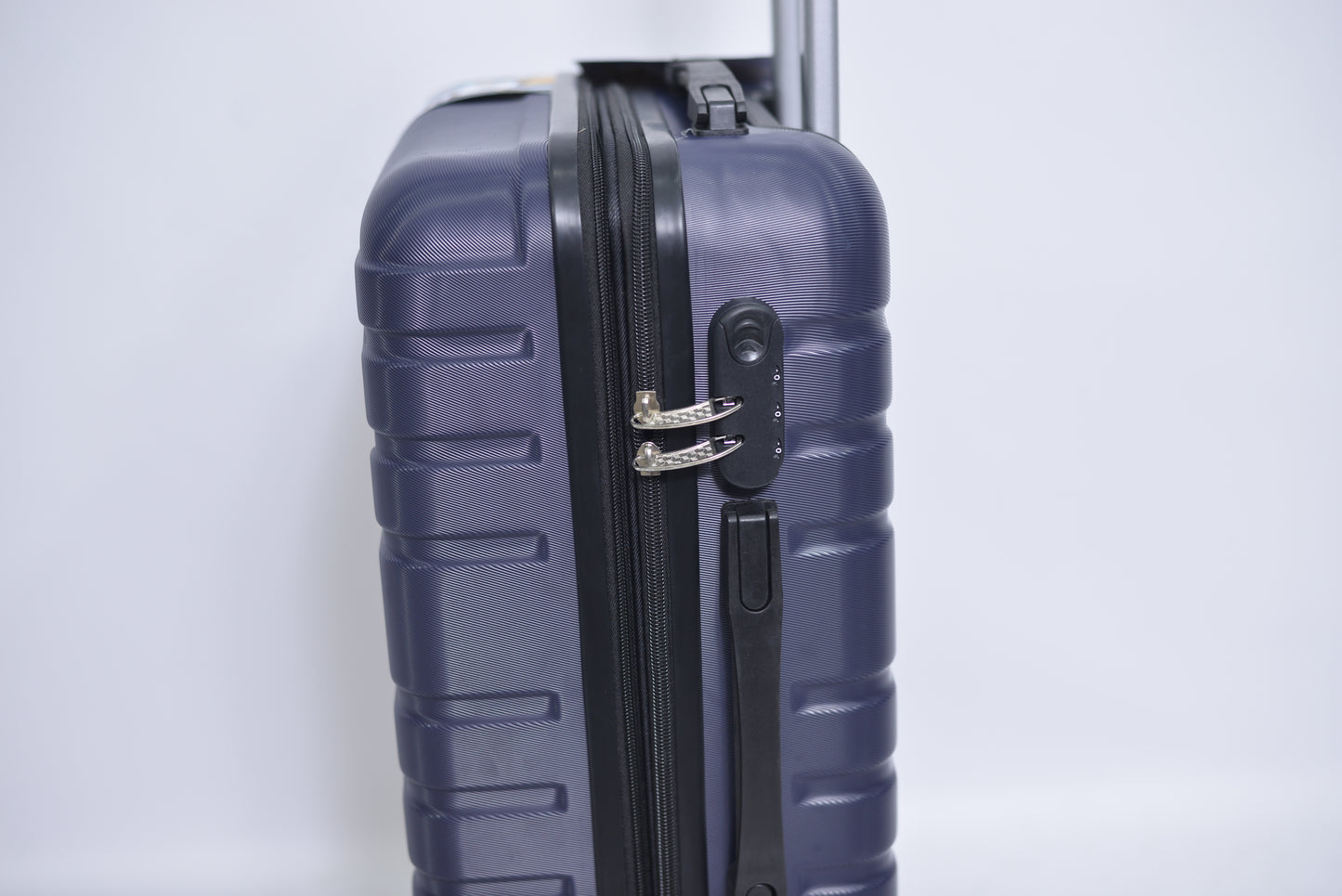 Set Of 3 Only Rs.25,000 With Extra Capacity Imported Luggage Unbreakable 360 Degree Moving
