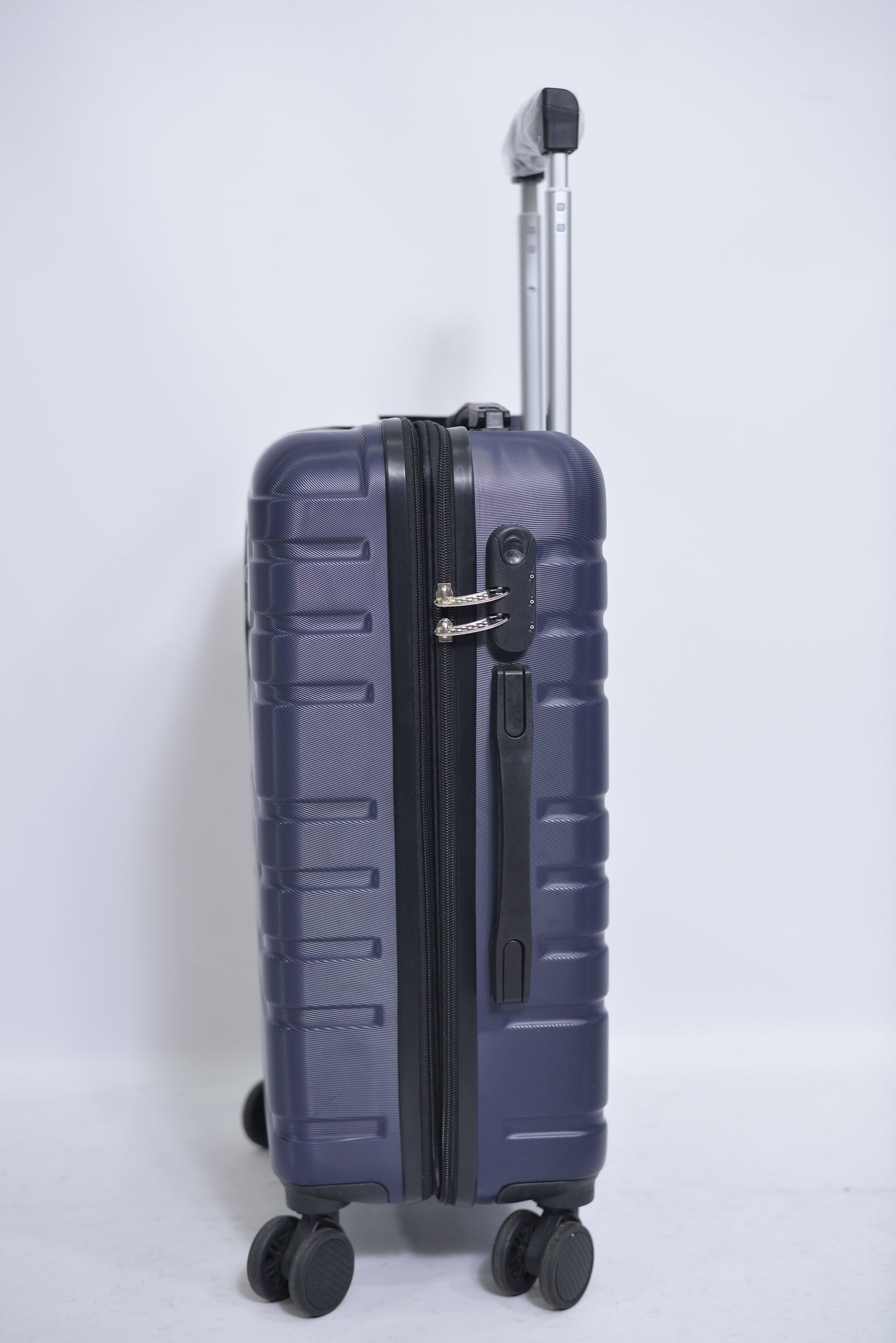 Set Of 3 Only Rs.25,000 With Extra Capacity Imported Luggage Unbreakable 360 Degree Moving