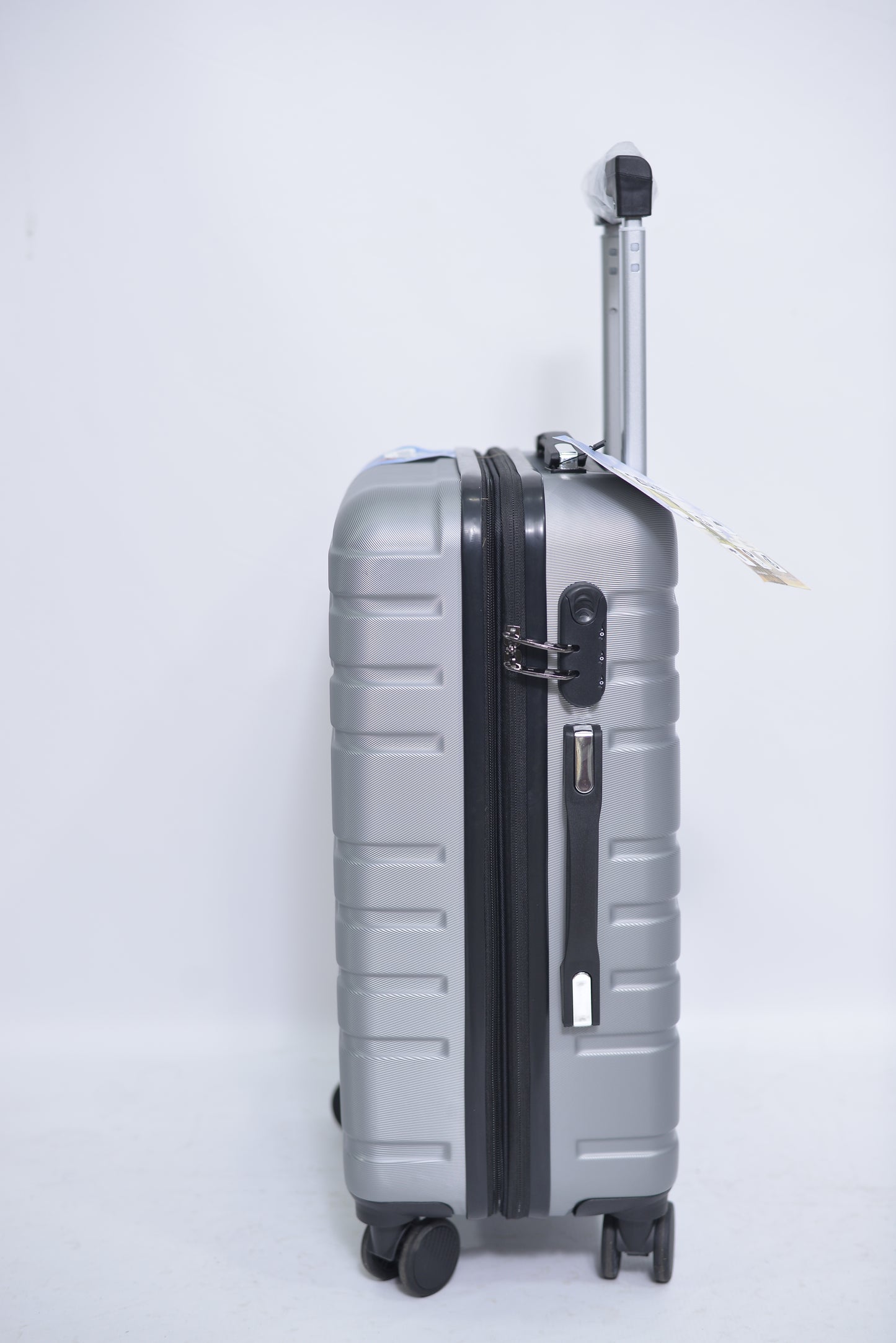 Set Of 3 Only Rs.25,000 With Extra Capacity Imported Luggage Unbreakable 360 Degree Moving