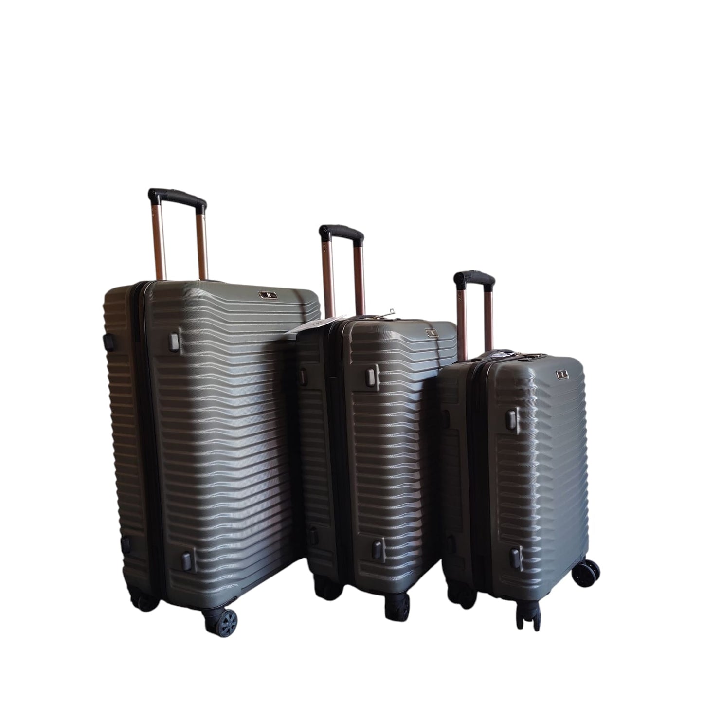 Travel in Chic Style: The [ IT ] Rose Gold Hardshell Spinner Suitcase