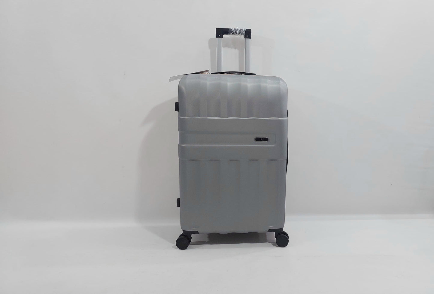 Set Of 3 Only Rs.16500 Imported Luggage Unbreakable 360 Degree Moving